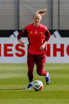09 04 2026, xgrfx, Football DFB Media Dates, German Womens National Team Training v l Lea Schüller German Womens National Team DFL DFB REGULATIONS PROHIBIT ANY USE OF PHOTOGRAPHS as IMAGE SEQUENCES and or QUASI VIDEO Herzogenaurach