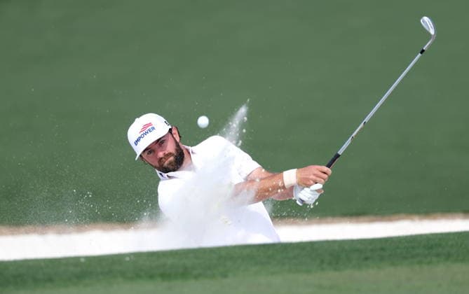 Golf 2026 Masters Tournament - Round 1 Cameron Young of the USA hits from a bunker on hole 2 in Round 1 of the 2026 Masters tournament in August, Georgia, USA, 09 April 2026. Augusta United States  Copyright: xCHRISxTORRESx