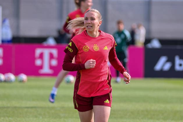 Herzogenaurach, Germany 09 April 2026 International match of the German womens national soccer team in preparation for the World Cup qualifiers in Herzogenaurach Training In the picture Elisa Senß Senss Germany Copyright: HMBxMedia MadeleinexFantini