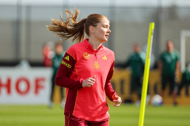 Herzogenaurach, Germany 09 April 2026 International match of the German national womens soccer team in preparation for the World Cup qualifiers in Herzogenaurach Training In the picture Sjoeke Nüsken Nuesken Germany Copyright: HMBxMedia MadeleinexFantini