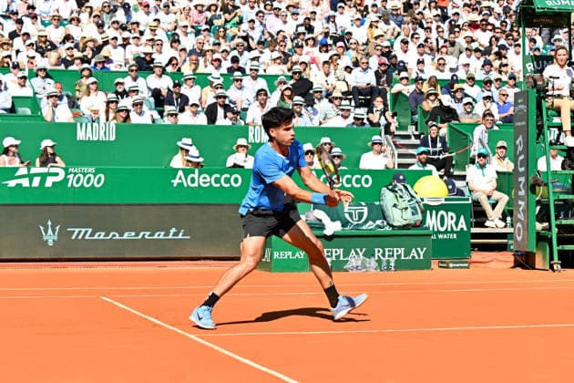 Carlos Alcaraz lors de la cinquième journée du Rolex Monte-Carlo Masters au Monte-Carlo Country Club de Monaco, le 9 avril 2026. Bruno Bebert Bestimage Carlos Alcaraz during the fifth day of the Rolex Monte-Carlo Masters at the Monte-Carlo Country Club in Monaco, on April 9, 2026. Monte-Carlo Monaco  Copyright: xBrunoxBebertx xBestimagexBrunoxBebertx xBestimagex