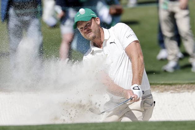 Golf 2026 Masters Tournament - Round 1 Danny Willet of England hits from the bunker on hole 2 during Round 1 of the 2026 Masters tournament in August, Georgia, USA, 09 April 2026. Augusta United States  Copyright: xERIKxS.xLESSERx