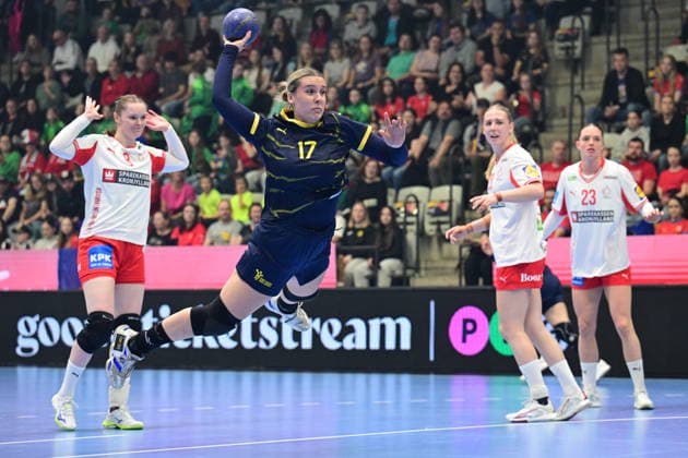 Czech Republic vs Denmark, EHF Euro Cup, Women 2026, Group 2 (B) match in Prague, Czech Republic, April 9, 2026. From left Anne Mette Hansen of Denmark, Czech Karolina Pejsova, Kristina Jorgensen of Denmark. (CTKxPhoto MichalxKamaryt) CTKPhotoP2026040907188  CTKPhotoP2026040907188