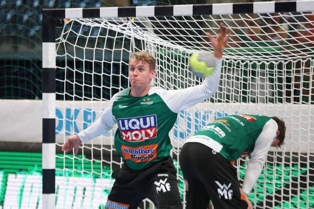 Handball DAIKIN HBL, SC DHfK Leipzig FRISCH AUF Göppingen 09 04 2026 Goalkeeper Kristian Saeveras 12, Frisch Auf Göppingen during warm-up, Training Handball, DAIKIN HBL, 1 Bundesliga, Season 2025 2026, 28 Matchday SC DHfK Leipzig vs FRISCH AUF Göppingen on 09 04 2026 at Quarterback Immobilien Arena Leipzig Copyright: xBEAUTIFULxSPORTS JanxKaeferx