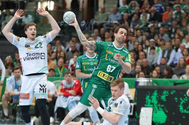 Handball DAIKIN HBL, SC DHfK Leipzig FRISCH AUF Göppingen 09 04 2026 Dean Bombac 67, SC DHfK Leipzig throwing Handball, DAIKIN HBL, 1 Bundesliga, Season 2025 2026, 28 Matchday SC DHfK Leipzig vs FRISCH AUF Göppingen on 09 04 2026 at Quarterback Immobilien Arena Leipzig Copyright: xBEAUTIFULxSPORTS JanxKaeferx
