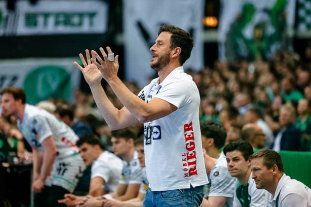 Benjamin Matschke FRISCH AUF Goeppingen, Head Coach gives instructions, gestures , SC DHfK Leipzig vs FRISCH AUF Goeppingen, Handball, 1 Bundesliga, Matchday 28, Season 2025 2026, 09 04 2026, SC DHfK Leipzig vs FRISCH AUF Goeppingen, Handball, 1 Bundesliga, Matchday 28, Season 2025 2026, 09 04 2026 Leipzig Copyright: xEibner-Pressefoto LauraxRoemerx EP_LRR
