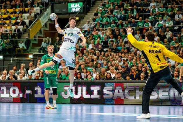 Oskar Sunnefeldt FRISCH AUF Goeppingen, 27 throws the ball , SC DHfK Leipzig vs FRISCH AUF Goeppingen, Handball, 1 Bundesliga, Matchday 28, Season 2025 2026, 09 04 2026, SC DHfK Leipzig vs FRISCH AUF Goeppingen, Handball, 1 Bundesliga, Matchday 28, Season 2025 2026, 09 04 2026 Leipzig Copyright: xEibner-Pressefoto LauraxRoemerx EP_LRR