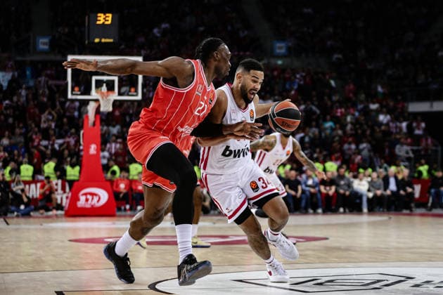 Olympiacos Cory Joseph in action against Hapoel s Tai Odiase during the Euroleague game between Hapoel IBI Tel Aviv vs Olympiacos Piraeus - Arena 8888 in Sofia, Bulgaria on April 9, 2026  Copyright: xIvanxSxIvanov IPAxSportx xipa-agency.netx xx IPA_73850451 IPA_Agency_IPA73850451