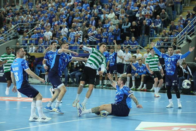 PLOCK 09.04.2026 MECZ PLAY OFF LIGA MISTRZOW PILKA RECZNA SEZON 2025 2026 MENS HANDBALL EHF CHAMPIONS LEAGUE ORLEN WISLA PLOCK - SPORTING CP. NZ MOTA COSTA MIHA ZARABEC ZORAN ILIC FOT. MARCIN BRYJA 400MM.PL NEWSPIX.PL --- newspix.pl 