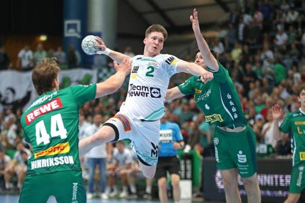 Handball DAIKIN HBL, SC DHfK Leipzig FRISCH AUF Göppingen 09 04 2026 Oskar Neudeck 2, Frisch Auf Göppingen throwing Handball, DAIKIN HBL, 1 Bundesliga, Season 2025 2026, 28 Matchday SC DHfK Leipzig vs FRISCH AUF Göppingen on 09 04 2026 at Quarterback Immobilien Arena Leipzig Copyright: xBEAUTIFULxSPORTS JanxKaeferx