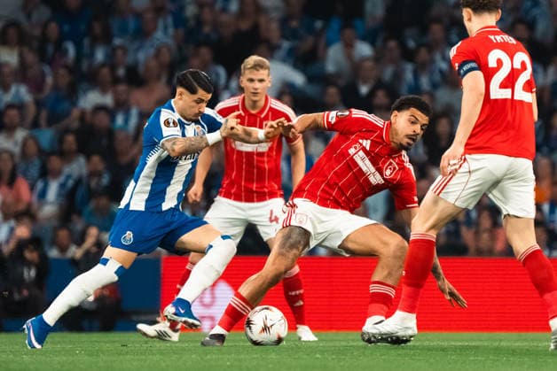 FC Porto v Nottingham Forest Europe League Players of FC Porto and Nottingham Forest during the Europe Leage match, between FC Porto and Nottingham Forest played at Estadio do Dragao on April 9, 2026 in Oporto, Portugal Oporto Portugal Copyright: xAdrianxFernandezx xAgenciaxLOFx
