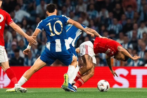 FC Porto v Nottingham Forest Europe League Players of FC Porto and Nottingham Forest during the Europe Leage match, between FC Porto and Nottingham Forest played at Estadio do Dragao on April 9, 2026 in Oporto, Portugal Oporto Portugal Copyright: xAdrianxFernandezx xAgenciaxLOFx