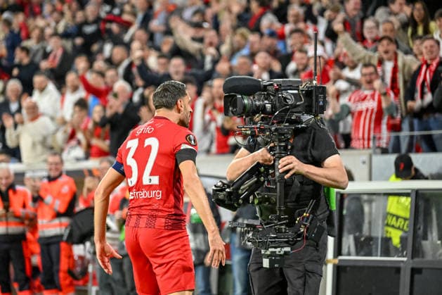 Cheers for the 1-0 goal by Vincenzo Grifo SC Freiburg, 32 GER, SC Freiburg Celta Vigo, Football, Europa League, Quarter-finals, 2025 2026 season, 09 04 2026 GER, SC Freiburg Celta Vigo, Football, Europa League, Quarter-finals, 2025 2026 season, 09 04 2026 Freiburg Copyright: xEibner-Pressefoto ThomasxHessx EP_THS