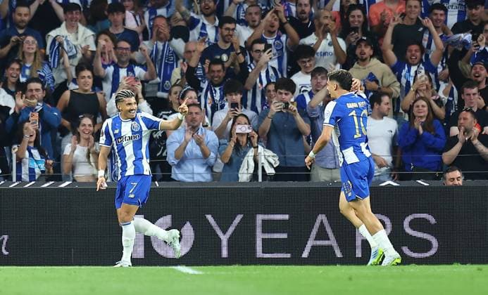 William Gomes of FC Porto celebrates scoring the opening goal Porto v Nottingham Forest, UEFA Europa League, Quarter Final, First Leg, Football, Estadio do Dragao, Porto, Portugal - 09 Apr 2026Porto Estádio do Dragão Portugal EDITORIAL USE ONLY No use with unauthorised audio, video, data, fixture lists, club league logos or live services. Online in-match use limited to 120 images, no video emulation. No use in betting, games or single club league player publications. Copyright: xMichaelxZemanek Shutterstockx 16811864i