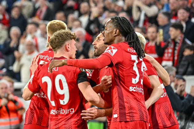 Cheers for the 1-0 goal by Vincenzo Grifo SC Freiburg, 32 GER, SC Freiburg Celta Vigo, Football, Europa League, Quarter-finals, 2025 2026 season, 09 04 2026 GER, SC Freiburg Celta Vigo, Football, Europa League, Quarter-finals, 2025 2026 season, 09 04 2026 Freiburg Copyright: xEibner-Pressefoto ThomasxHessx EP_THS