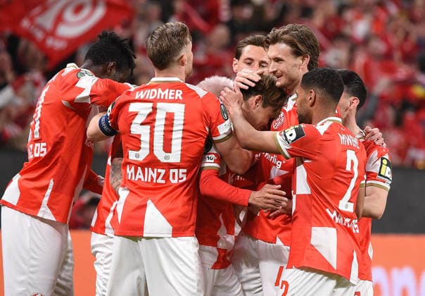 09.04.2026, xhbx, Fussball UEFA Conference League, FSV Mainz 05 - Racing Straßburg v.l. Torjubel, Goal celebration, celebrate the goal 1:0 durch Kaishu Sano (FSV Mainz 05) (DFL DFB REGULATIONS PROHIBIT ANY USE OF PHOTOGRAPHS as IMAGE SEQUENCES and or QUASI-VIDEO) Mainz *** 09 04 2026, xhbx, Football UEFA Conference League, FSV Mainz 05 Racing Strasbourg v l Torjubel, Goal celebration, celebrate the goal 1 0 by Kaishu Sano FSV Mainz 05 DFL DFB REGULATIONS PROHIBIT ANY USE OF PHOTOGRAPHS as IMAGE SEQUENCES and or QUASI VIDEO Mainz