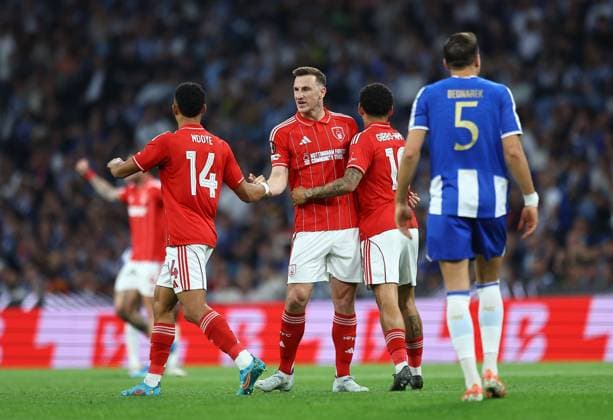 Chris Wood of Nottingham Forest celebrates Porto own goal with team-mates Porto v Nottingham Forest, UEFA Europa League, Quarter Final, First Leg, Football, Estadio do Dragao, Porto, Portugal - 09 Apr 2026Porto Estádio do Dragão Portugal EDITORIAL USE ONLY No use with unauthorised audio, video, data, fixture lists, club league logos or live services. Online in-match use limited to 120 images, no video emulation. No use in betting, games or single club league player publications. Copyright: xMichaelxZemanek Shutterstockx 16811864l