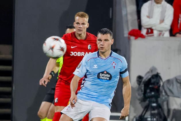 Philipp Lienhart SC Freiburg, 03 and Ferran Jutgla Celta Vigo, 09 , Germany, Football, UEFA Europa League, quarter-finals, 2025 2026, SC Freiburg vs Celta Vigo, 09 04 2026, Freiburg im Breisgau Europa Park Stadion Stadion am Deutschland Copyright: xGrantxHubbsx