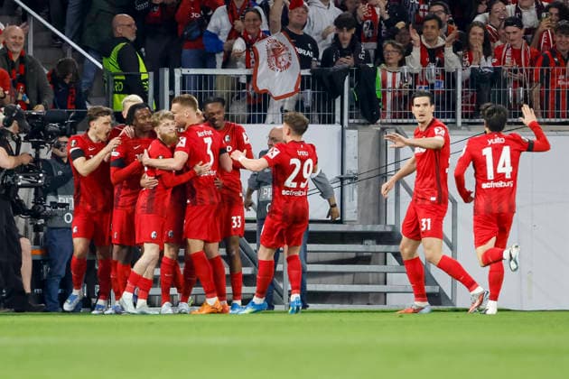 Goal celebration SC Freiburg at 1 0 by Vincenzo Grifo SC Freiburg, 32 , Germany, Soccer, UEFA Europa League, Quarterfinals, 2025 2026, SC Freiburg vs Celta Vigo, 09 04 2026, Freiburg im Breisgau Europa Park Stadion Stadion am Deutschland Copyright: xGrantxHubbsx