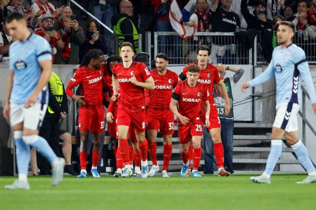 Goal celebration SC Freiburg at 1 0 by Vincenzo Grifo SC Freiburg, 32 , Germany, Soccer, UEFA Europa League, Quarterfinals, 2025 2026, SC Freiburg vs Celta Vigo, 09 04 2026, Freiburg im Breisgau Europa Park Stadion Stadion am Deutschland Copyright: xGrantxHubbsx