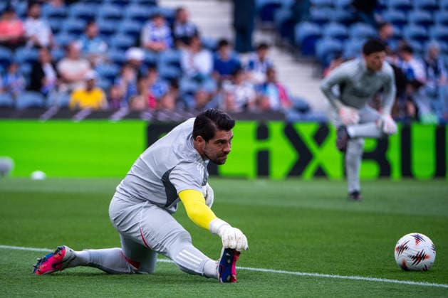 April 9, 2026, Porto, Porto, Portugal: PORTO, PORTUGAL - APRIL 09: STEFAN ORTEGA of Nottingham Forest is seen during the UEFA Europa League 2025 26 Quarter-Final Leg One match between FC Porto and Nottingham Forest FC at Estadio do Dragao on April 09, 2026 in Porto, Portugal. Porto Portugal - ZUMAl192 20260409_zsp_l192_007 Copyright: xMiguelxLemosx
