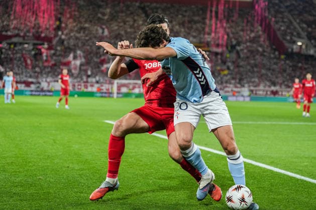 UEFA Europa League SC Freiburg v RC Celta Vigo, 09 04 2026 Duel between Igor MatanoviÄ‡ SC Freiburg, 31 and Marcos Alonso RC Celta Vigo, 20 UEFA Europa League SC Freiburg v RC Celta Vigo, Europa Park Stadium, 09 04 2026 Copyright: xBEAUTIFULxSPORTS Boscox