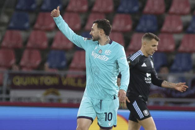 Federico Bernardeschi of Bologna FC gestures during Bologna FC vs Aston Viila FC, Europa League 2025-26 Quarter-finals, first leg, game at Renato Dall Ara stadium in Bologna (BO), Italy, on April 09, 2026.  Copyright: xDavidexCasentini IPAxSportx xipa-agency.netx xx IPA_73851323 IPA_Agency_IPA73851323