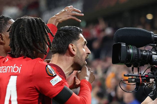 09 04 2026, xrekx, Football UEFA Europa League, SC Freiburg Celta Vigo v l Torjubel nach dem Tor zum celebrating the goal celebrate 1 0 durch Vincenzo Grifo SC Freiburg DFL DFB REGULATIONS PROHIBIT ANY USE OF PHOTOGRAPHS as IMAGE SEQUENCES and or QUASI VIDEO Freiburg