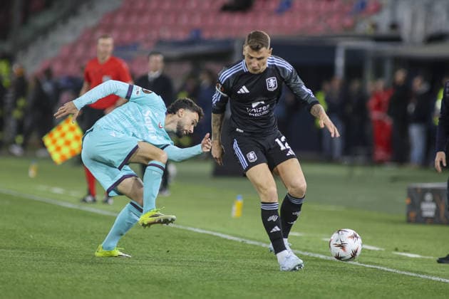 Lucas Digne of Aston Villa FC competes for the ball with Joao Mario of Bologna FC during Bologna FC vs Aston Viila FC, Europa League 2025-26 Quarter-finals, first leg, game at Renato Dall Ara stadium in Bologna (BO), Italy, on April 09, 2026.  Copyright: xDavidexCasentini IPAxSportx xipa-agency.netx xx IPA_73851345 IPA_Agency_IPA73851345