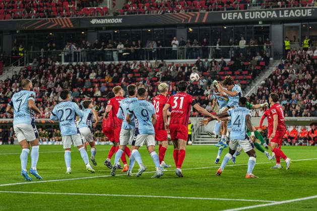 UEFA Europa League SC Freiburg v RC Celta Vigo, 09 04 2026 IonuÈ Radu RC Celta Vigo, 13 who fists the ball out of the sixteen UEFA Europa League SC Freiburg v RC Celta Vigo, Europa Park Stadium, 09 04 2026 Copyright: xBEAUTIFULxSPORTS Boscox