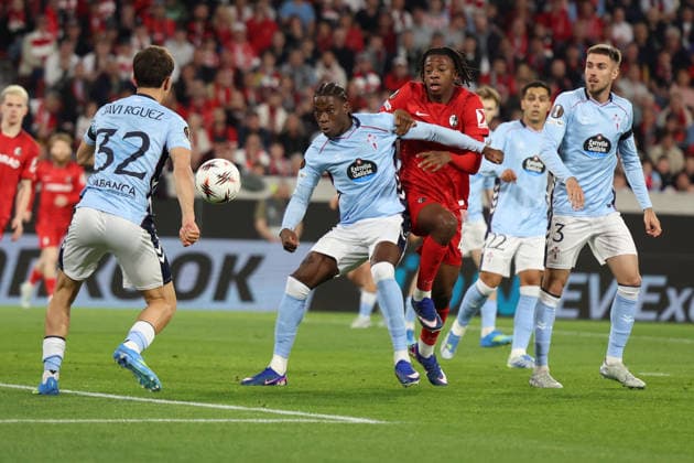 09 04 2026, xrekx, Football UEFA Europa League, SC Freiburg Celta Vigo v l Javi Rodriguez Celta Vigo Ilaix Moriba Celta Vigo Johan Manzambi SC Freiburg Oscar Mingueza Celta Vigo DFL DFB REGULATIONS PROHIBIT ANY USE OF PHOTOGRAPHS as IMAGE SEQUENCES and or QUASI VIDEO Freiburg