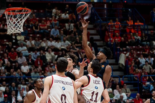 Zach Leday (Olimpia Milano) shoots during the game during EA7 Emporio Armani Milano vs Bayern Monaco, Basketball Euroleague match in Assago (MI), Italy, April 09 2026  Copyright: xSaraxAngelica IPAxSportx xipa-agency.netx xx IPA_73851681 IPA_Agency_IPA73851681