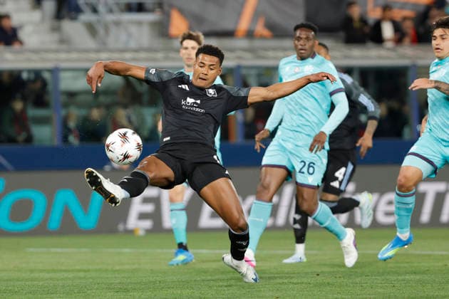 RECORD DATE NOT STATED 9th April 2026; Stadio Renato Dall Ara, Bologna, Italy, UEFA Europa League Football, Bologna versus Aston Villa; Ollie Watkins of Aston Villa FC scoring chance EmanuelexPennacchio