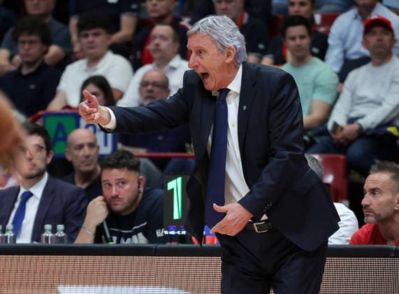 Foto IPP Roberto Bregani Milano 9 04 2026 Pallacanestro, Turkish Airlines EuroLeague 2025 2026, EA7 Emporio Armani MIlano vs Bayern Monaco. Nella foto l allenatore capo del Bayern Monaco, Svetisla Vpesic. Italy Photo Press World Copyright. italy ITALY  Copyright: xR4924_italyphotopressx