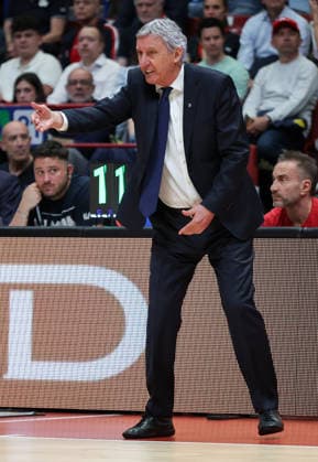 Foto IPP Roberto Bregani Milano 9 04 2026 Pallacanestro, Turkish Airlines EuroLeague 2025 2026, EA7 Emporio Armani MIlano vs Bayern Monaco. Nella foto l allenatore capo del Bayern Monaco, Svetisla Vpesic. Italy Photo Press World Copyright. italy ITALY  Copyright: xR4924_italyphotopressx