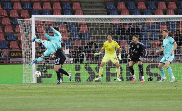 Bologna vs Aston Villa Juan Miranda of FC Bologna During the 2025 26 Europa League football match between Bologna and Aston Villa on April 9, 2026, at the Renato Dall Ara Stadium in Bologna. Photo: Bologna stadio Renato Dall Ara Bologna Italia Copyright: xFABIOxSASSOxFabioxSassox Bologna Aston Villa2026_04_09Fabio Sasso8926