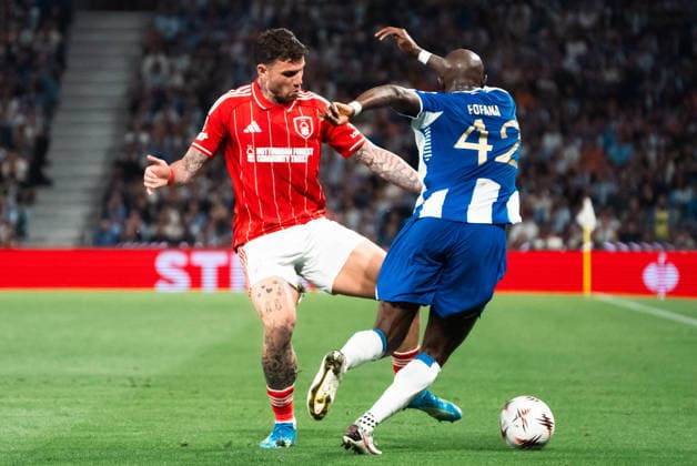 FC Porto v Nottingham Forest Europe League Players of FC Porto and Nottingham Forest during the Europe Leage match, between FC Porto and Nottingham Forest played at Estadio do Dragao on April 9, 2026 in Oporto, Portugal Oporto Portugal Copyright: xAdrianxFernandezx xAgenciaxLOFx