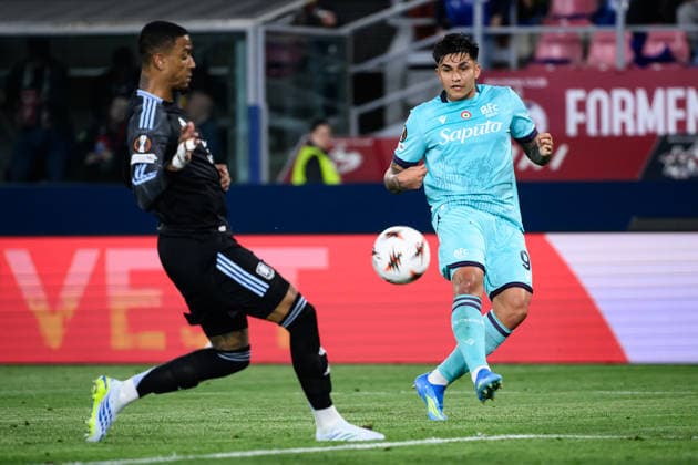 Santiago Castro of Bologna FC scores a goal, later disallowed for offside, during the UEFA Europa League 2025 2026 football match between Bologna FC 1909 and Aston Villa FC at Renato Dall Ara Stadium in Bologna (Italy), April 9, 2026. andreaxstaccioli