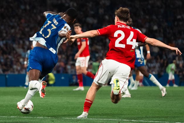FC Porto v Nottingham Forest Europe League Players of FC Porto and Nottingham Forest during the Europe Leage match, between FC Porto and Nottingham Forest played at Estadio do Dragao on April 9, 2026 in Oporto, Portugal Oporto Portugal Copyright: xAdrianxFernandezx xAgenciaxLOFx