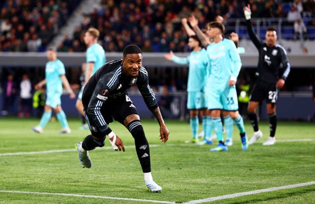 Ezri Konsa of Aston Villa celebrates scoring a goal after making the score 0-1. Bologna v Aston Villa, UEFA Europa League, Quarter Final, First Leg, Football, Renato Dall Ara Stadium, Bologna, Italy - 09 Apr 2026Bologna Renato Dall Ara Stadium Italy EDITORIAL USE ONLY No use with unauthorised audio, video, data, fixture lists, club league logos or live services. Online in-match use limited to 120 images, no video emulation. No use in betting, games or single club league player publications. Copyright: xJamesxMarsh Shutterstockx 16811867az