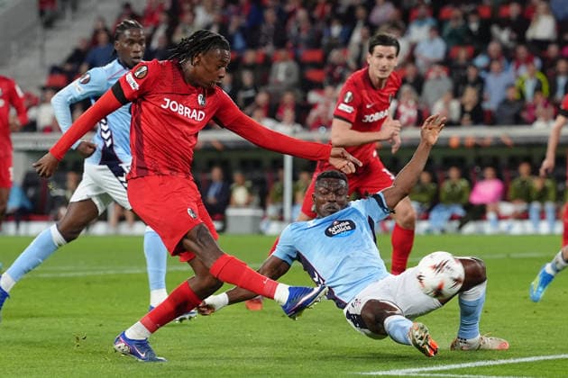 Germany UEFA Europa League quarter-final first leg 2025 26, SC Freiburg vs Celta Vigo Europa Park Stadion, Freiburg im Breisgau Johan Manzambi 44 Freiburg vs Joseph Aidoo 4 Celta Copyright: xKjetilxWaberx