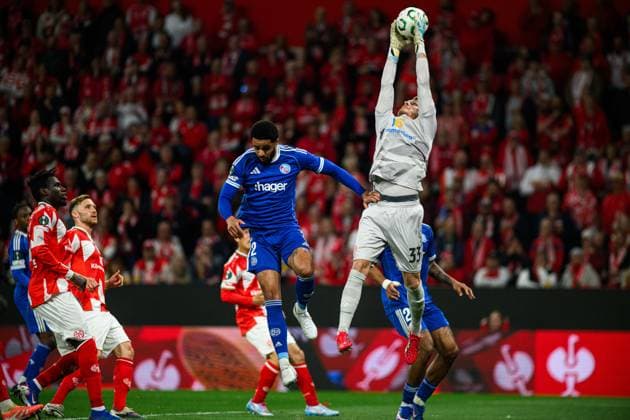 MAINZ, GERMANY - 9 APRIL, 2026: Daniel Batz, save - The football match of UEFA Conference League 1. FSV Mainz 05 vs Strasbourg at Mewa Arena.  Copyright: xVITALIIxKLIUIEVx