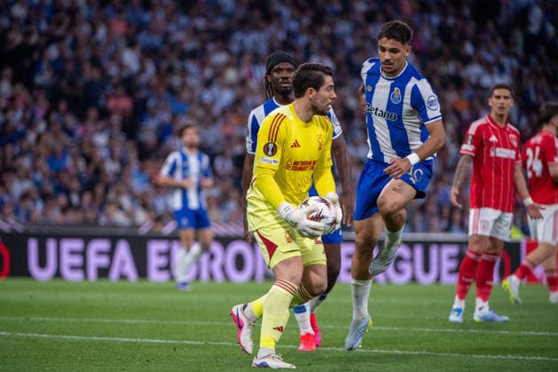 April 9, 2026, Porto, Porto, Portugal: PORTO, PORTUGAL - APRIL 09: ORTEGA of Nottingham Forest is seen on action during the UEFA Europa League 2025 26 Quarter-Final Leg One match between FC Porto and Nottingham Forest FC at Estadio do Dragao on April 09, 2026 in Porto, Portugal. FC Porto X Nottingham Forest - UEFA Europa League 2025 26  - ZUMAl192 20260409_zsp_l192_042 Copyright: xMiguelxLemosx