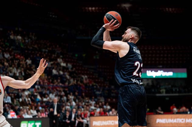 BASKET - Euroleague - EA7 Emporio Armani Milano vs Bayern Monaco Marko Guduric (Olimpia Milano) attempt a three points shot during EA7 Emporio Armani Milano vs Bayern Monaco, Basketball Euroleague match in Assago (MI), Italy, April 09 2026 Assago (MI) Italy  Copyright: xIPAxSport ABACAx