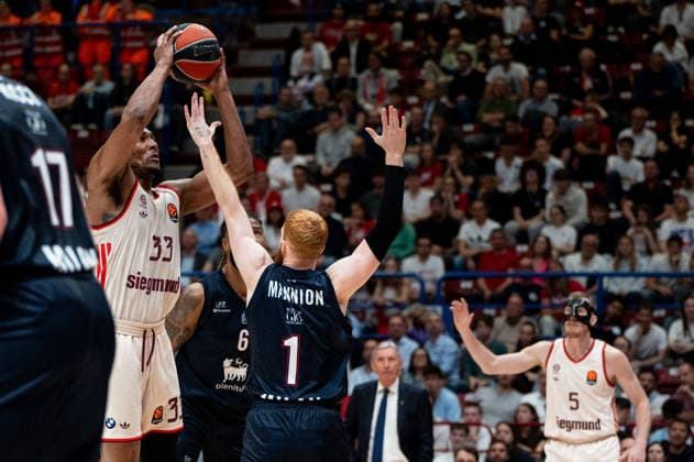 BASKET - Euroleague - EA7 Emporio Armani Milano vs Bayern Monaco David McCormak (FC Bayern Munich) shoots during the game during EA7 Emporio Armani Milano vs Bayern Monaco, Basketball Euroleague match in Assago (MI), Italy, April 09 2026 Assago (MI) Italy  Copyright: xIPAxSport ABACAx