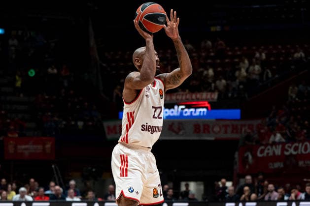 BASKET - Euroleague - EA7 Emporio Armani Milano vs Bayern Monaco Isiaha Mike (FC Bayern Munich) attempt a three points shot during EA7 Emporio Armani Milano vs Bayern Monaco, Basketball Euroleague match in Assago (MI), Italy, April 09 2026 Assago (MI) Italy  Copyright: xIPAxSport ABACAx