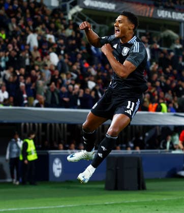 Ollie Watkins of Aston Villav celebrates scoring a goal after making the score 0-2. Bologna v Aston Villa, UEFA Europa League, Quarter Final, First Leg, Football, Renato Dall Ara Stadium, Bologna, Italy - 09 Apr 2026Bologna Renato Dall Ara Stadium Italy EDITORIAL USE ONLY No use with unauthorised audio, video, data, fixture lists, club league logos or live services. Online in-match use limited to 120 images, no video emulation. No use in betting, games or single club league player publications.  Copyright: xJamesxMarsh Shutterstockx 16811867bf