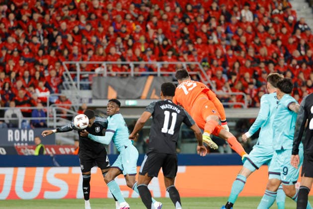RECORD DATE NOT STATED 9th April 2026; Stadio Renato Dall Ara, Bologna, Italy, UEFA Europa League Football, Bologna versus Aston Villa; Ezri Konsa of Aston Villa FC scores the goal for 0-1 in the 44th minute EmanuelexPennacchio