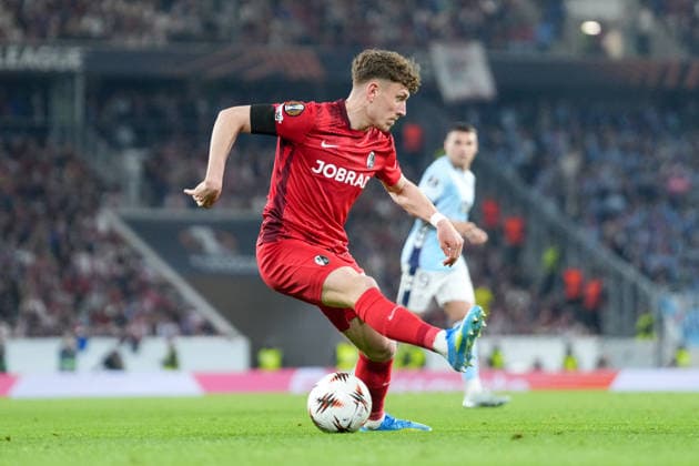 Philipp Treu SC Freiburg, 29 on the ball , Germany, Football, UEFA Europa League, quarter-final, first leg, 2025 2026, SC Freiburg vs RC Celta de Vigo, 09 04 2026, Europa Park Stadion, Freiburg, Germany Freiburg Europa Park Stadion Baden Württemberg Germany Copyright: xArnexAmbergx