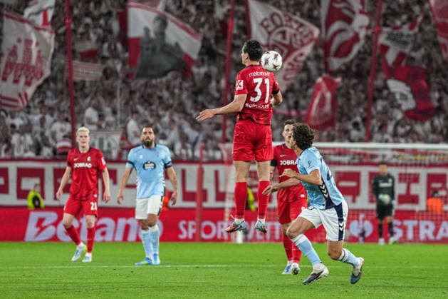 UEFA Europa League SC Freiburg vs RC Celta Vigo, 09 04 2026 Igor MatanoviÄ‡ SC Freiburg, 31 with a header duel with Marcos Alonso RC Celta Vigo, 20 UEFA Europa League SC Freiburg vs RC Celta Vigo, Europa Park Stadium, 09 04 2026 Copyright: xBEAUTIFULxSPORTS Boscox